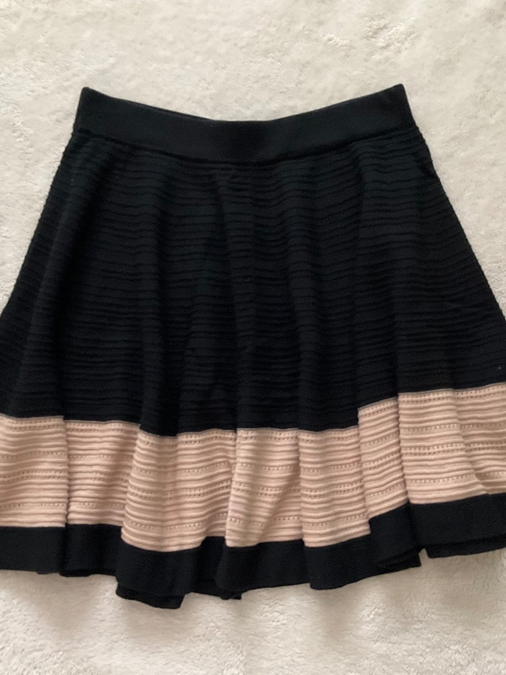 Black pleated flare skirt with a wide beige stripe by Vera Moda, size medium